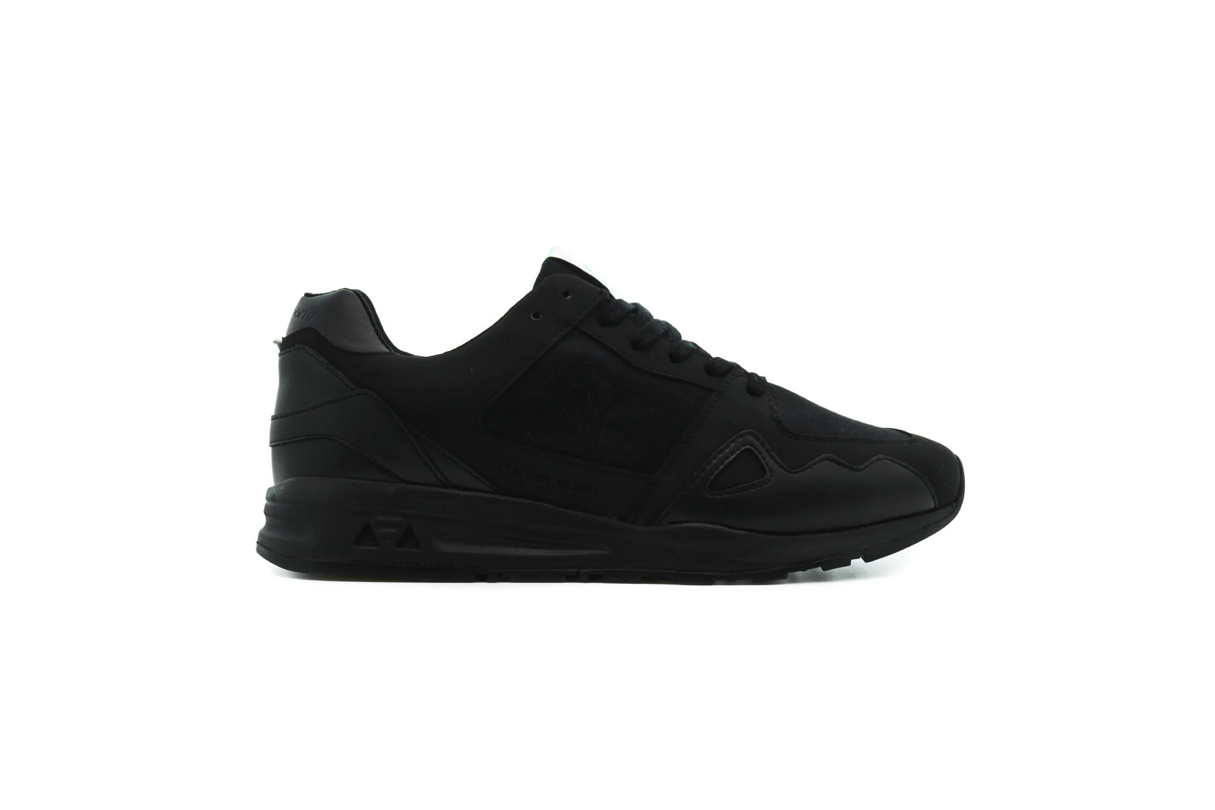 Le Coq Sportif LCS R1000 VG