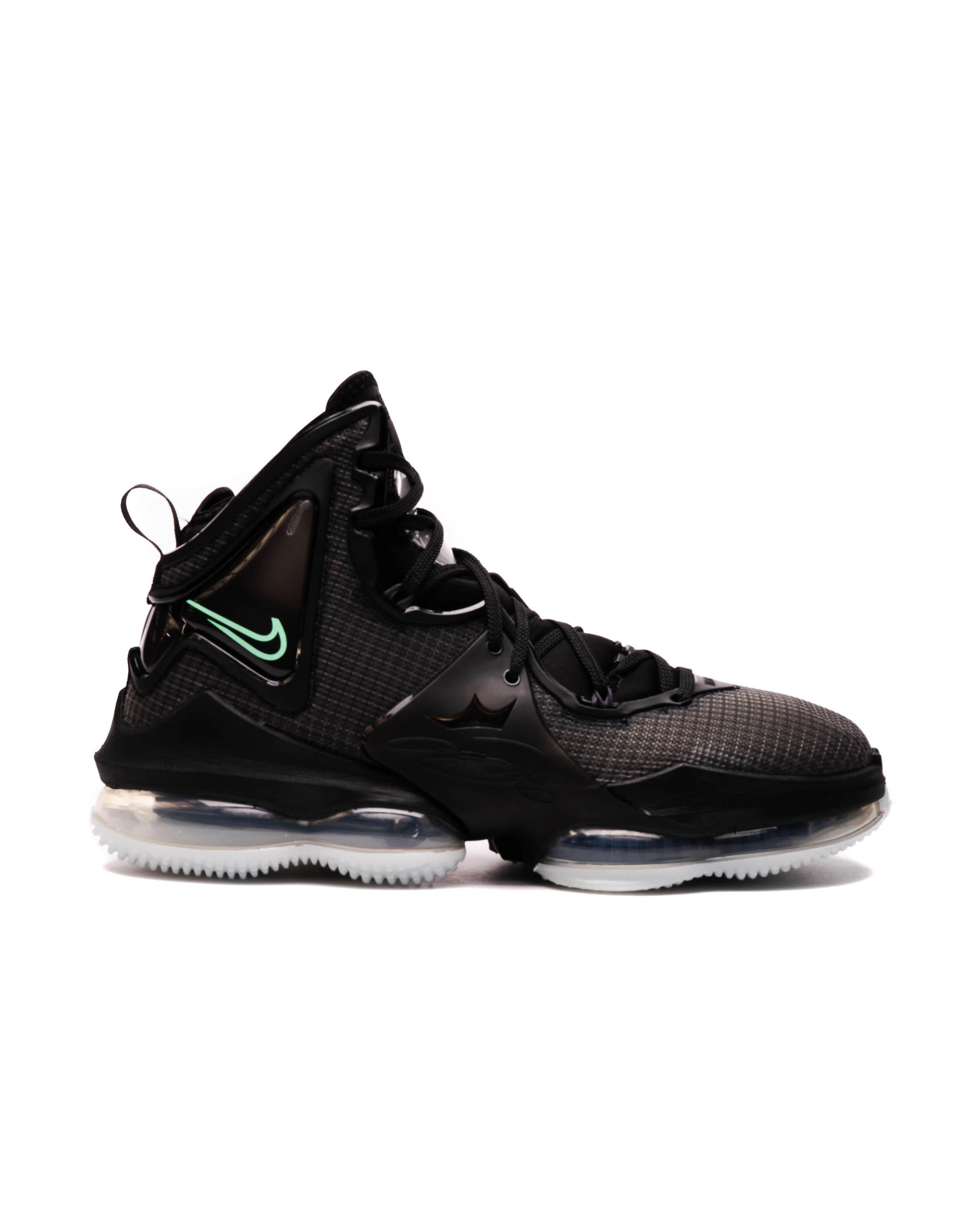 Nike LEBRON XIX