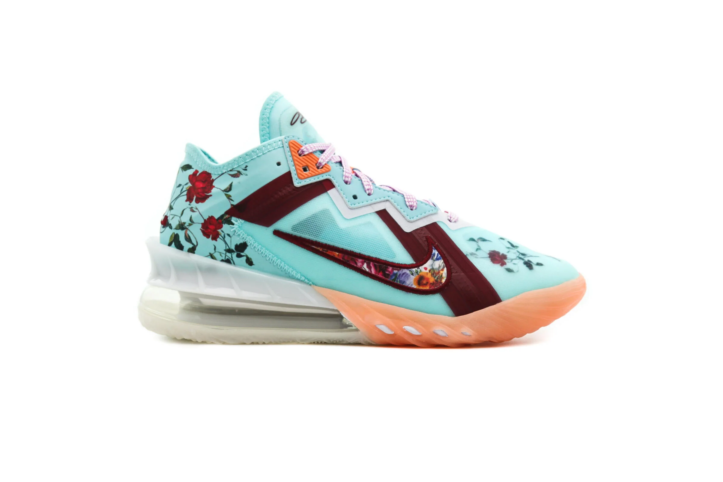 Nike LEBRON XVIII LOW