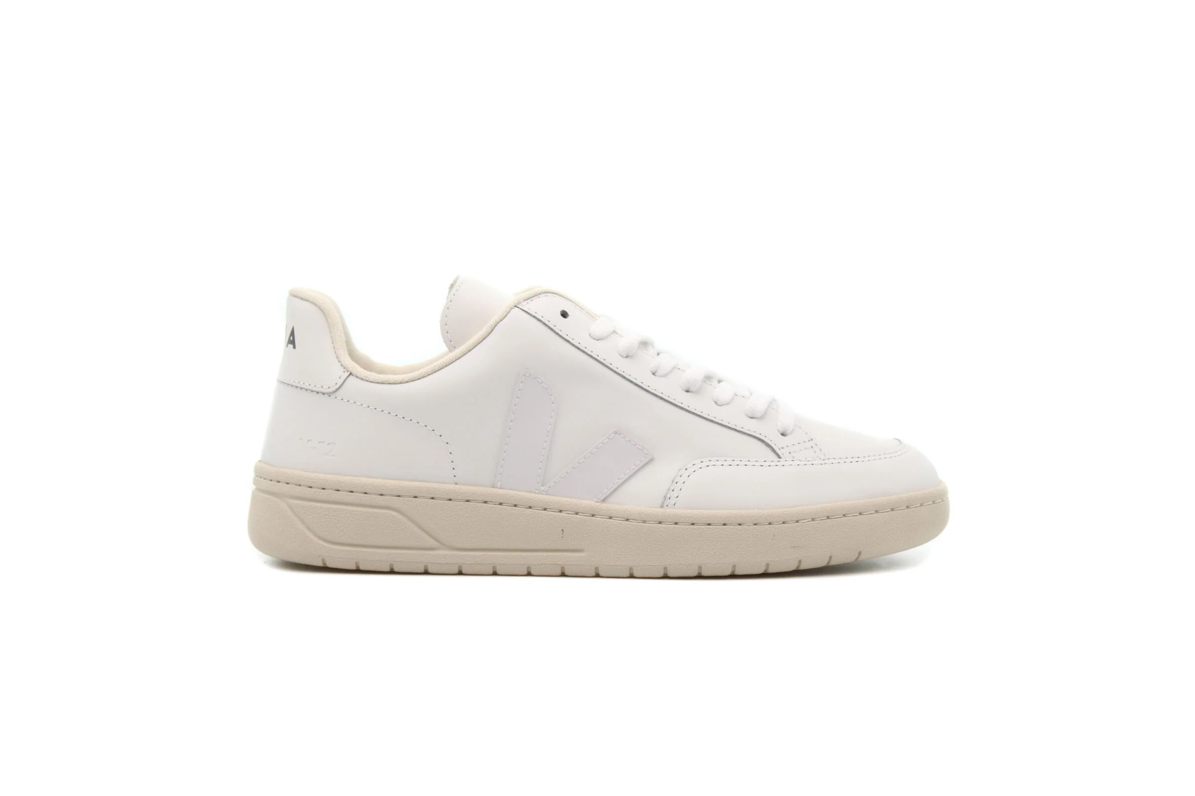 Veja V-12 "EXTRA WHITE"