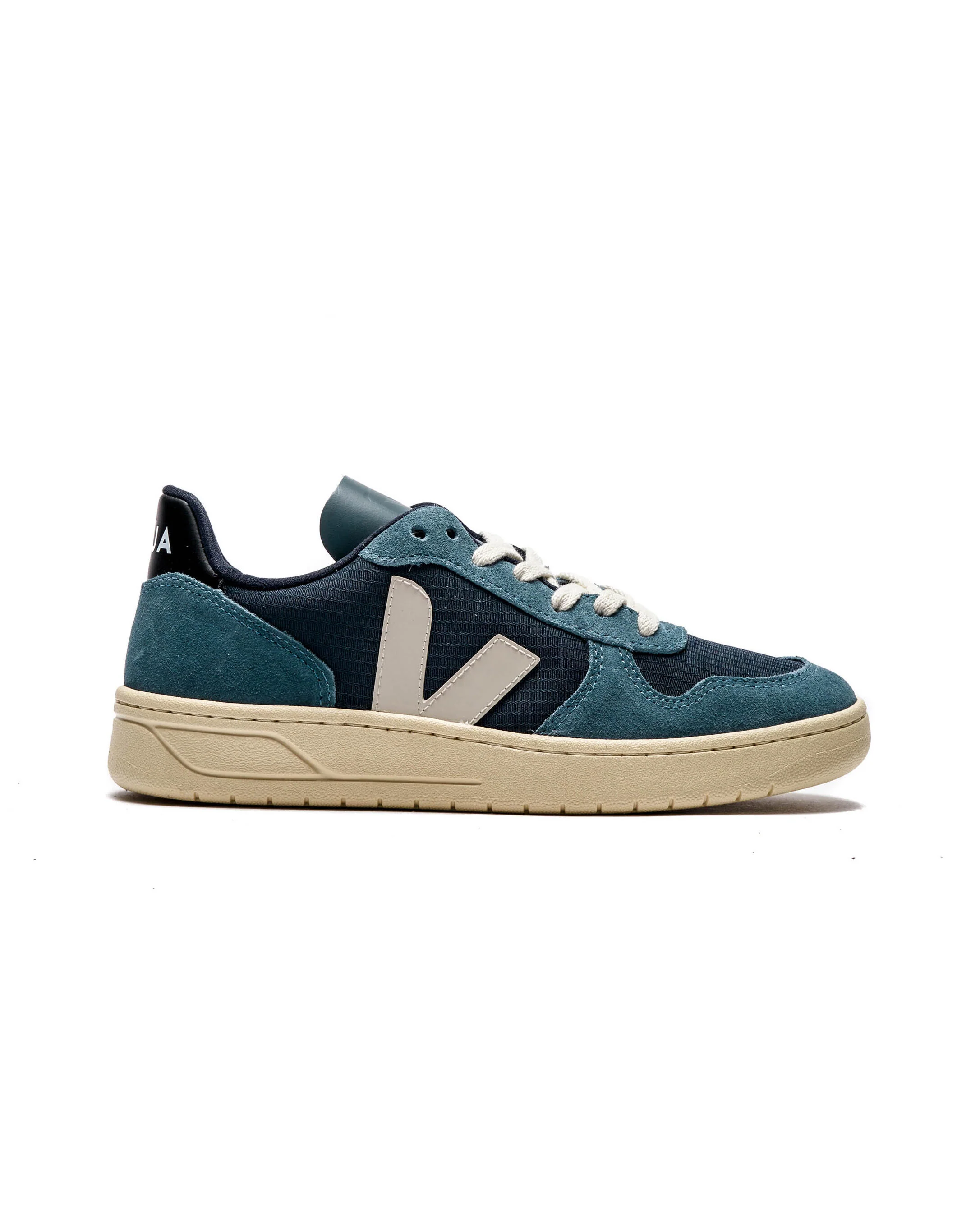 Veja WMNS V-10